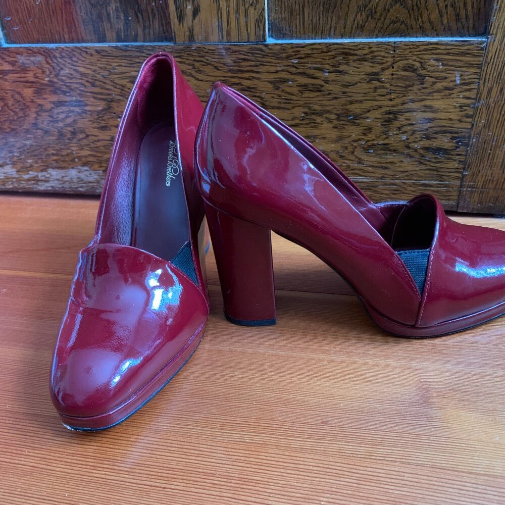 Brooks Brothers Red Patent Leather Block Heel Pumps Size 6 1/2